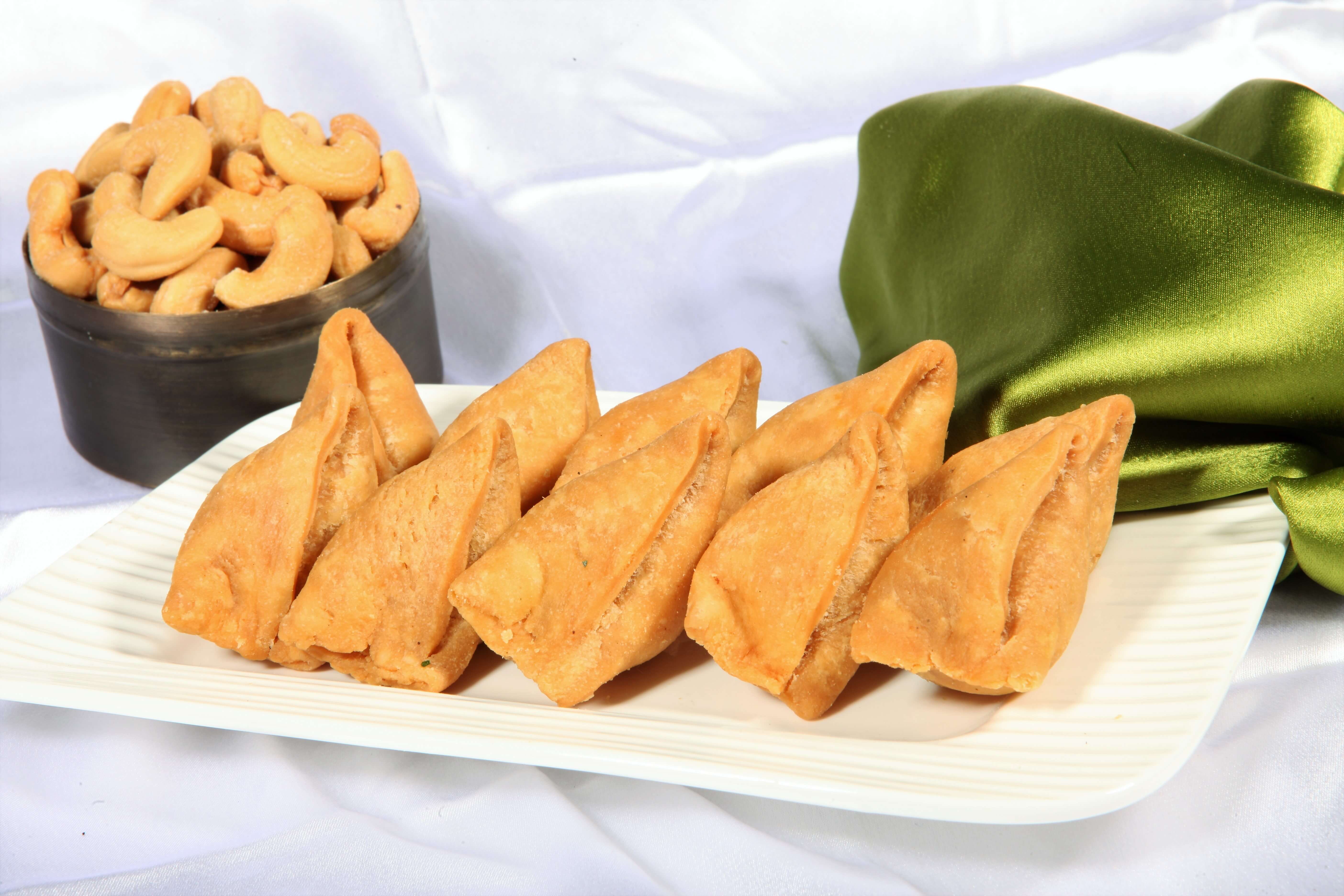 Kaju Samosa